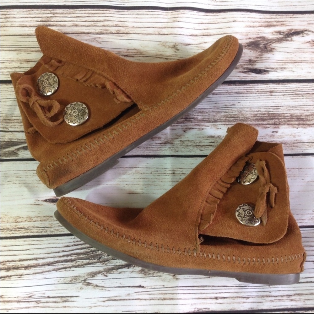 Minnetonkas RARE Indian Moccasins size 9
